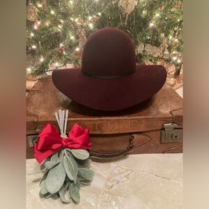 Elegant Wool Burgundy Wide-Brim Hat